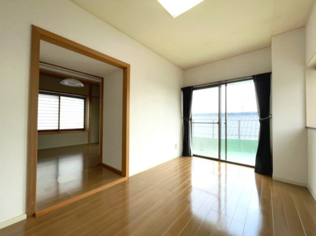 鹿児島市西坂元町戸建ての洋室
