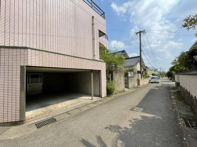 鹿児島市西坂元町戸建ての駐車場