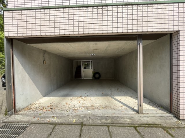 鹿児島市西坂元町戸建ての駐車場