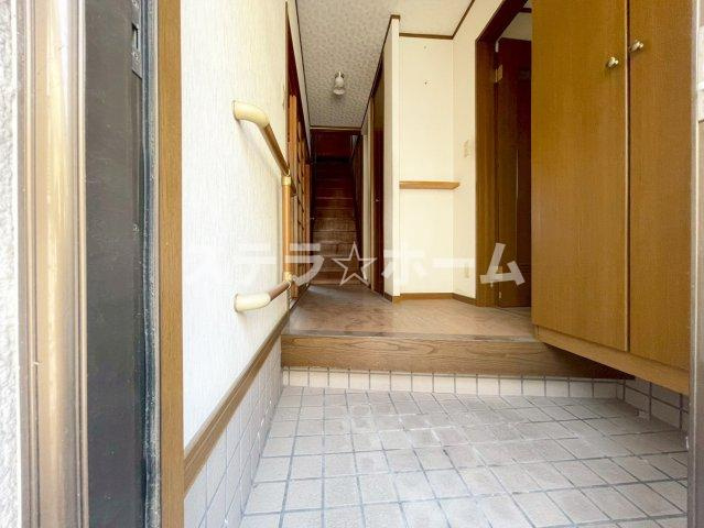 大桐4 中古戸建の玄関|シンプルで使いやすい玄関です