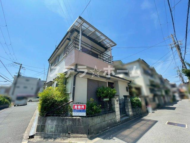 大桐4 中古戸建の外観|陽当たり良好な角地です