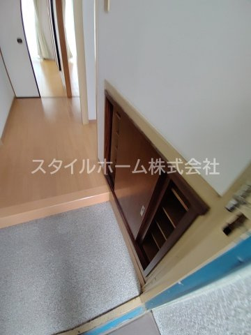 センチュリーシュンエーの玄関|別部屋写真です。