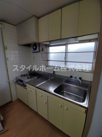 センチュリーシュンエーのキッチン|別部屋写真です。
