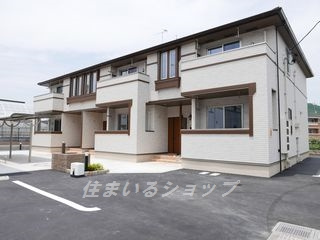 広島市安佐北区亀山２丁目のアパートの外観