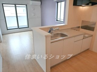 広島市安佐北区亀山２丁目のアパートの居間・リビング|エアコン付き