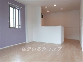 広島市安佐北区亀山２丁目のアパートの居間・リビング