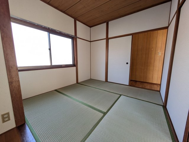 平福２丁目借家の和室|畳の上でゆっくりとくつろげる和室です