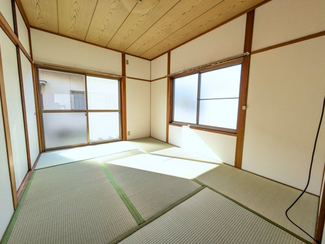 平福２丁目借家の和室|フローリングだけでなく、和室もあります