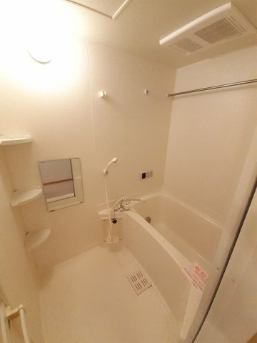 サンパティ－ク横田口の浴室|落ち着いた空間のお風呂です