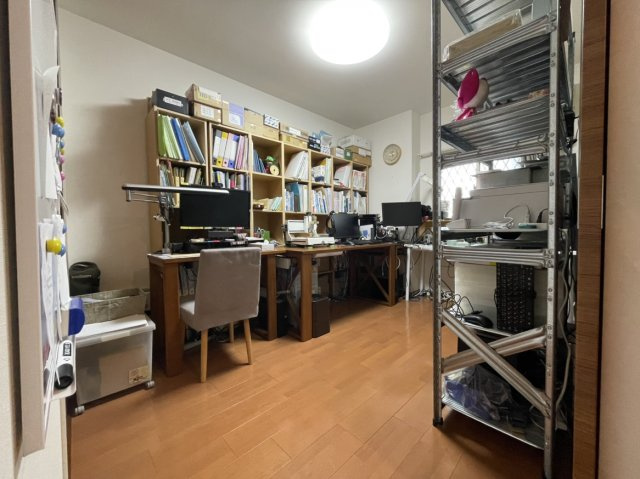 アルファステイツ竹原の洋室|用途多彩な北西洋室です