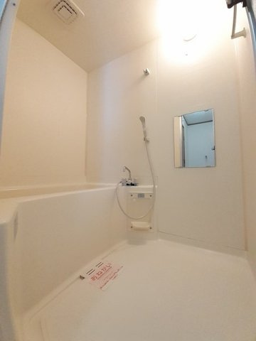 メイツクレストールＢの浴室|落ち着いた空間のお風呂です