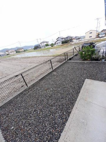 【庭】 | Ｃｒｏｕｄ　Ｏｏｋｕｂｏ　Ａ棟 | たまにはお庭で休日を過ごしてみるのもよいかもしれません