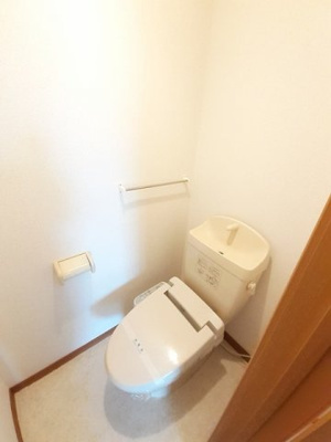 【トイレ】 | メニーリブ | 清潔感のあるトイレです