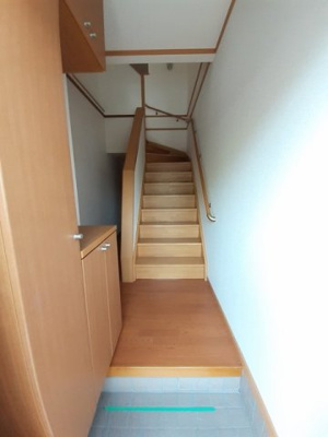 【玄関】 | メニーリブ | 落ち着いた玄関です