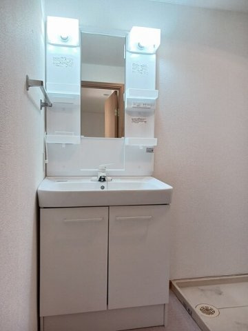 メゾン横山の洗面所|忙しい朝には欠かせない洗面所です