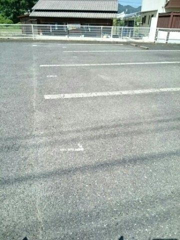 サンシティ臼井Ａの駐車場|カースペースがあります