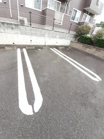 ウエストファーム　カタカミの駐車場|駐車場があります