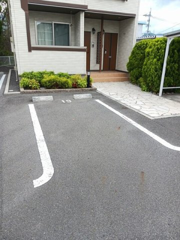 フロスト　フラワーズ　Ⅲの駐車場|駐車スペースもあります