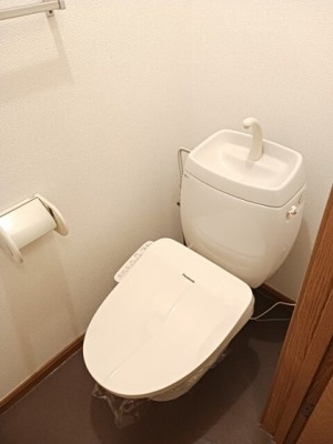 【トイレ】 | ニュークレストールビゼン | 清潔感のあるトイレです