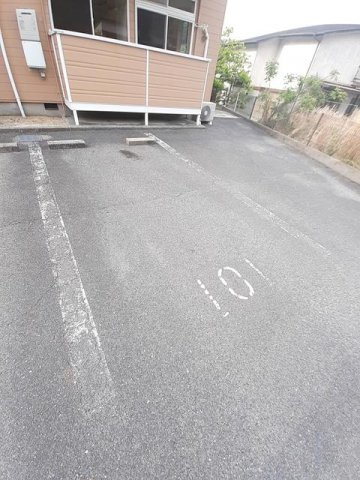 ハイツ運動公園の駐車場|駐車場完備です