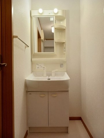 ジュネスコートＹの洗面所|脱衣スペースもあります