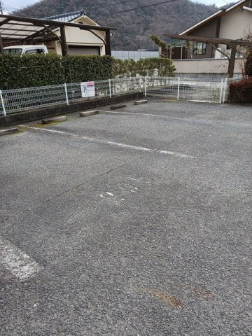 パピリオ初瀬の駐車場|駐車場に車を止められます