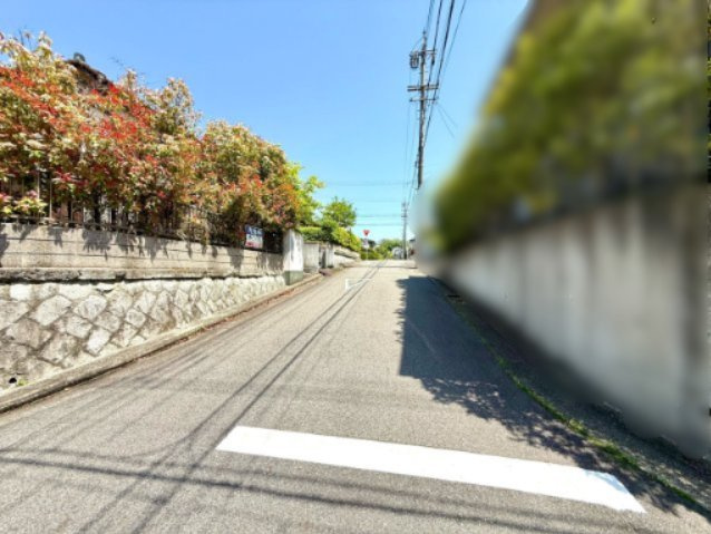 日進市五色園三丁目土地の前面道路含む現地写真|南側前面道路　幅員約5.9ｍ