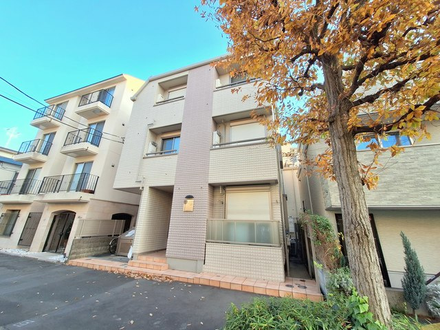 コンラッド桜新町の外観|静かな住宅地内に建つへーベルメゾンです