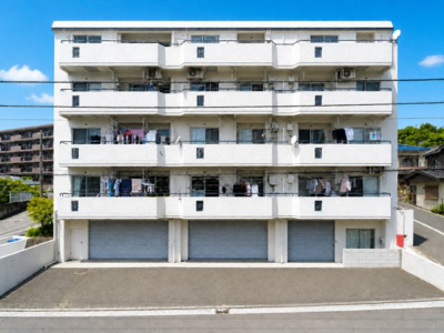 【外観】 | 藤和北寺尾コープ | ◆管理体制良好なマンションです。清潔感のあるエントランスに開放感のある住環境。