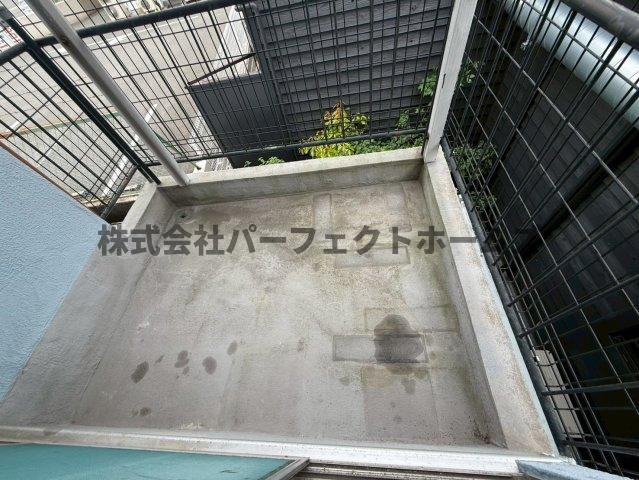 松丘町戸建　賃貸のバルコニー|外からの目が気にならないバルコニーで洗濯物が干せます