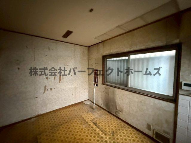 松丘町戸建　賃貸の居間・リビング|使いやすいリビングです