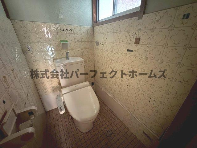 松丘町戸建　賃貸のトイレ|ゆったりとした空間のトイレです