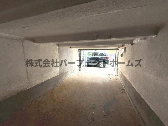 松丘町戸建　賃貸の駐車場|カースペースがあります