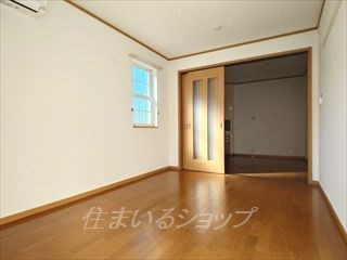 グッディ亀山Aの駐車場