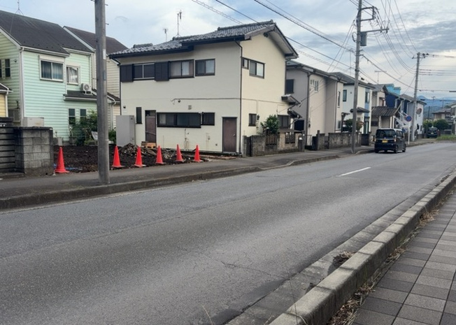 【外観】 | 物件の詳細については、現地を見てわかること以外に、役所や法務局などで調べないとわからないことがあります。そのため、現地に行く場合は、もしこの物件を買ったらどのような生活ができるかをイメージしましょう。