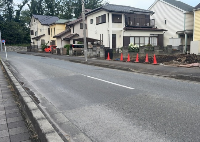 【外観】 | 家を建てる前提で土地を探している場合、地盤の丈夫さは譲れない条件の一つです。地盤が脆弱だと追加工事が必要となります。また、過去に地盤沈下や液状化現象を起こした土地は、できるだけ避けた方がいいでしょう。