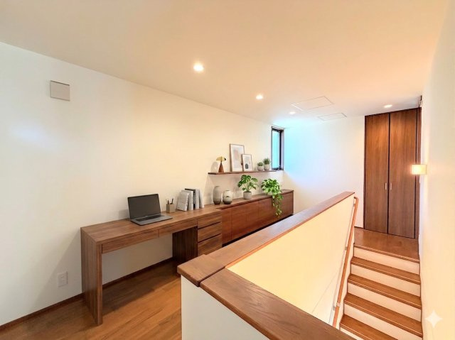 戸塚区下倉田町　中古戸建て　第2の洋室|◆気持ちの良い風が室内へ入り込む居室。家具を配置しても広々ご利用いただけます！！