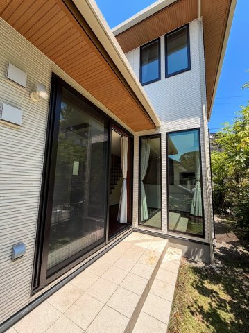 戸塚区下倉田町　中古戸建て　第2の庭|◆お手入れのしやすいちょうどよいサイズ感のお庭付き。植栽や家庭菜園等多目的にご利用いただけるプライベート空間。