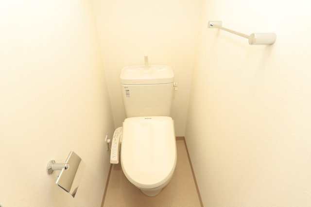 セナリオフォルム柏VIIのトイレ|ゆったりとした空間のトイレです