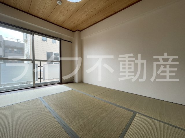 メゾン瓜生堂の和室|明るい和室です