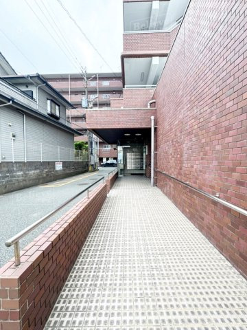 久留米パインハイツのエントランス|清潔なエントランスです★