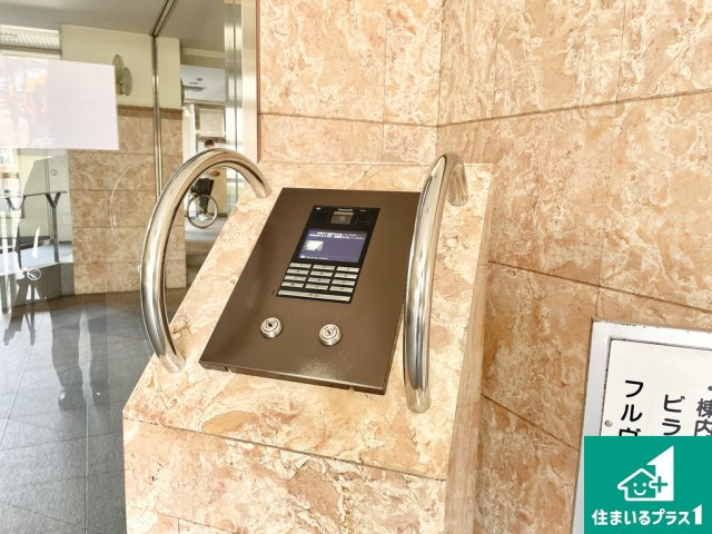 フルヴェール白鷺のエントランス|安心のオートロックマンションです♪【現地写真】