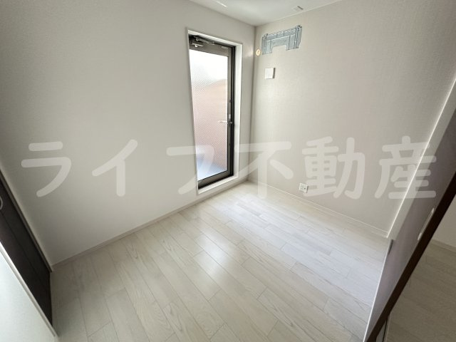 ルミエール若江岩田の洋室