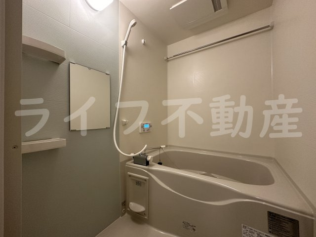 ルミエール若江岩田の浴室