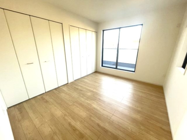 入間市東藤沢　新築分譲住宅の洋室