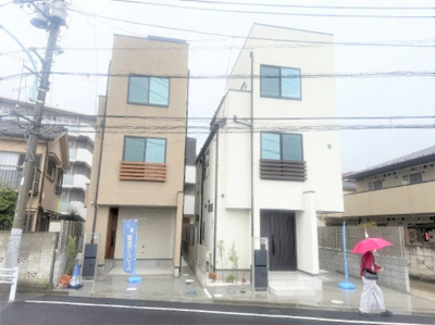 【外観】 | 【仲介手数料５００万円が無料！！】■二子玉川駅７分■花火会場が目の前■南道路■陽当り良好 | 春の特別キャンペーン！
家計応援サービスの限界に挑戦中！
「物件概要」の「諸費用」欄をご覧下さい！
■二子玉川駅７分
■広い屋上で花火大会が目の前で開催されます
■南道路面
■陽当り良好
■内覧可能