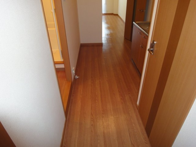 スプラッシュの内装|廊下