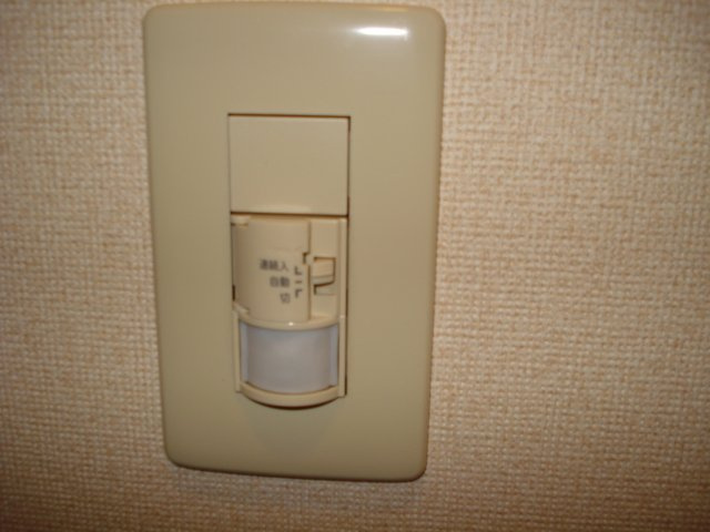 スプラッシュのその他|人感センサー