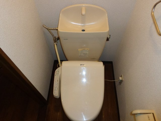 インペリアルコート岡田のトイレ|シャワー付トイレ