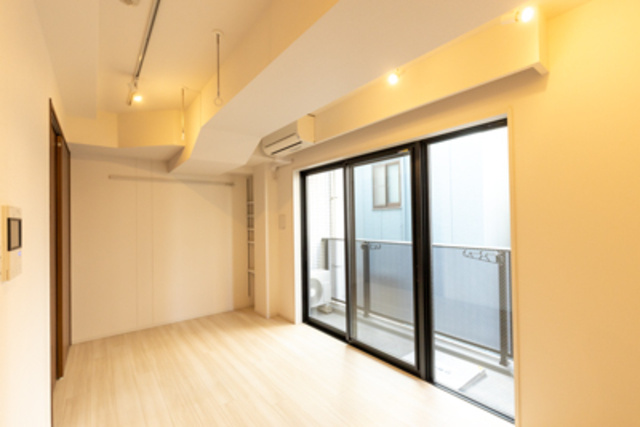 アーバンプレミア池尻大橋の居間・リビング|※写真は同タイプ住戸です。